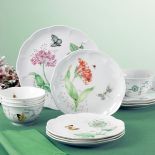 Zastawa stołowa z roślinami i owadami