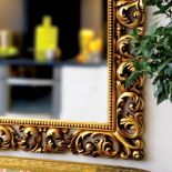 Zdobiona rama lustra. Magia wzorów