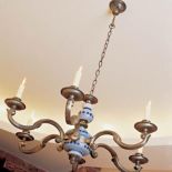 Zdobiony kandelabr. Murowane na miarę