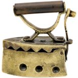 Żelazko żeliwne na duszę, fot. shutterstock.com