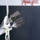 Zestaw do sałat Saladdition ze stali nierdzewnej. Cena - 205 zł. 3F STUDIO. Biały porcelanowy lejek od SELETTI.