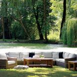 Zestaw wypoczynkowy Devon marki Miloo z fotelem (2350 zł) i sofą (cena modułu 1750 zł), House More