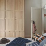 sypialnia w ciepłych kolorach