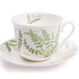 Zrobiona z kostnej porcelany Woodsia, firmy Roy Kirkham kosztuje 88 zł. PAST AND PRESENT