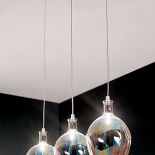 Zwyczajne bańki, tyle że w złocie, błękitach i szarościach.