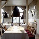 Żyrandole Caravaggio można zamówić w kolorze czarnym lub białym. Cena - 429 zł. INLIGHT