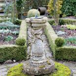 Żywopłotami zajmuje sie gospodarz. Tu rządzą przebiśniegi