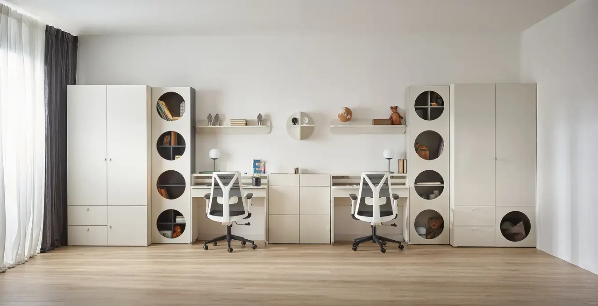 biurko do pokoju dziecka