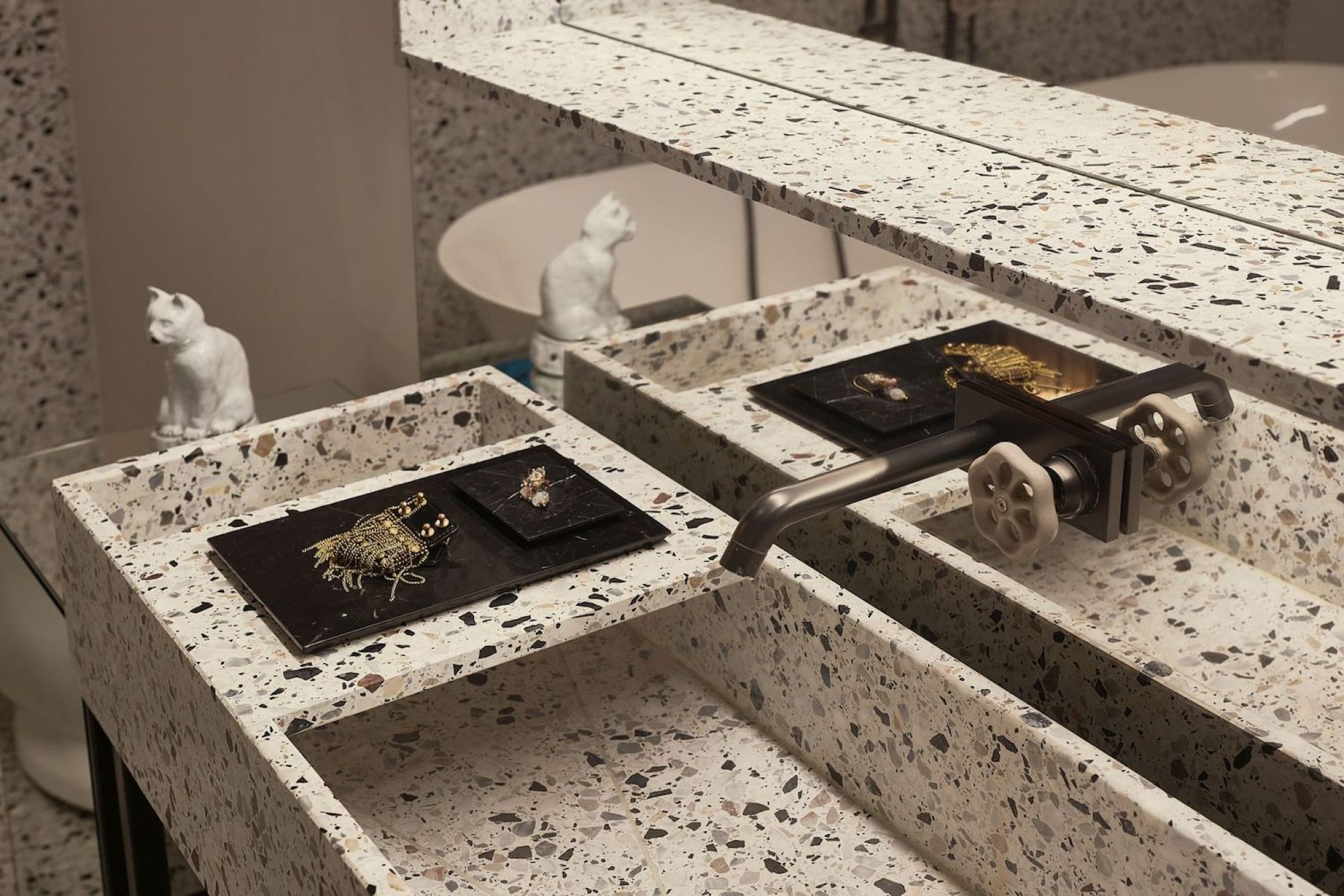 umywalka lastryko w eklektycznej łazience