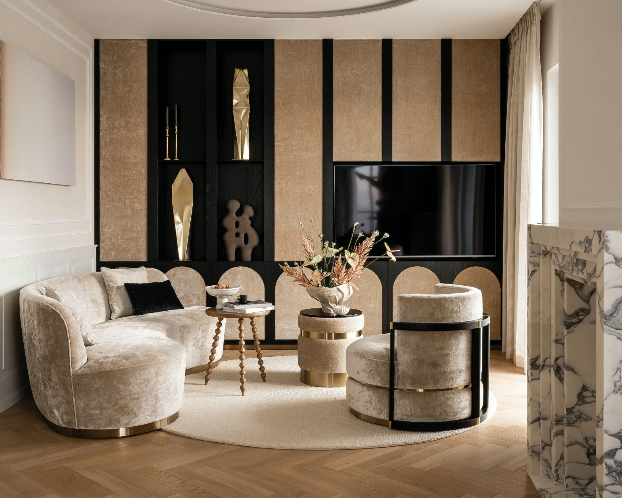 Wysoko nad miastem – elegancki i artystyczny apartament na 18. piętrze warszawskiego drapacza chmur