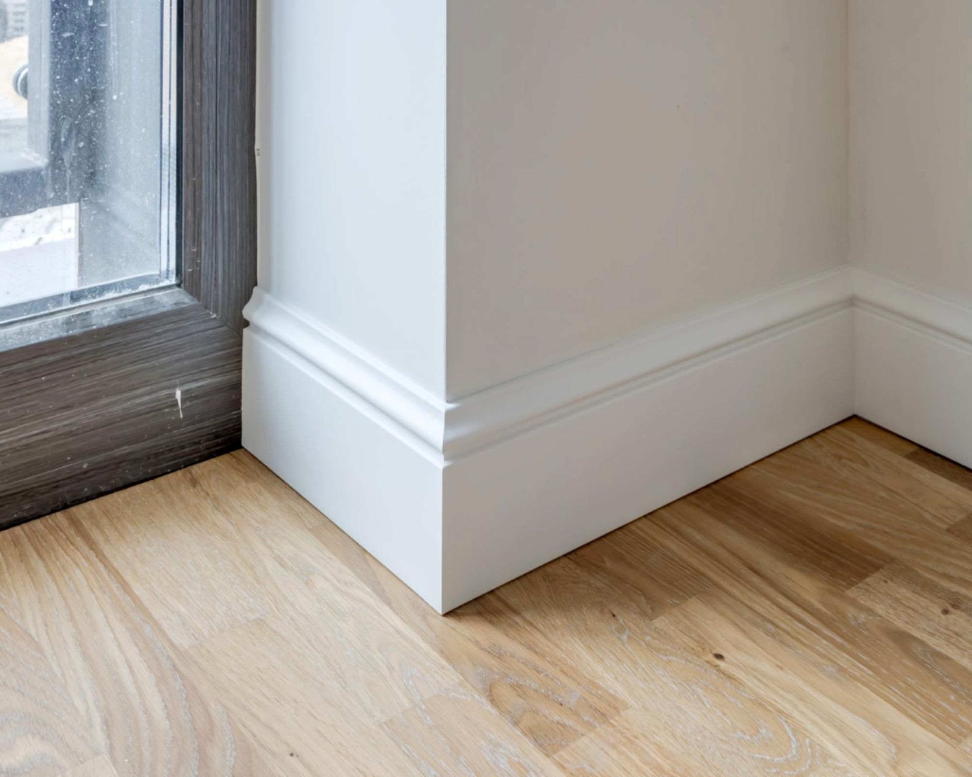 jakie listwy przypodłogowe wybrać - dostępne rodzaje