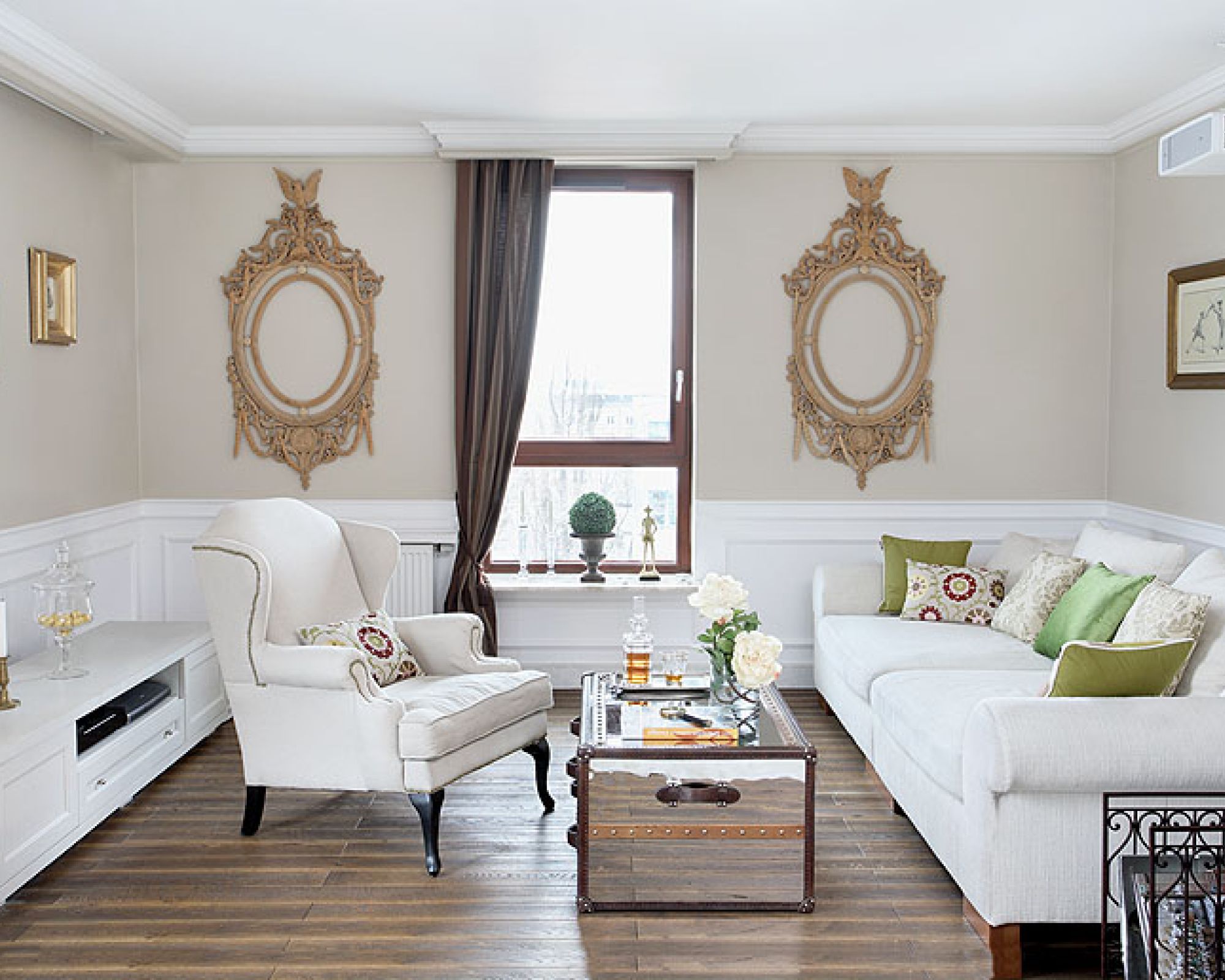 Fotel jest z Savoya Home (poduszki - Coqlila).