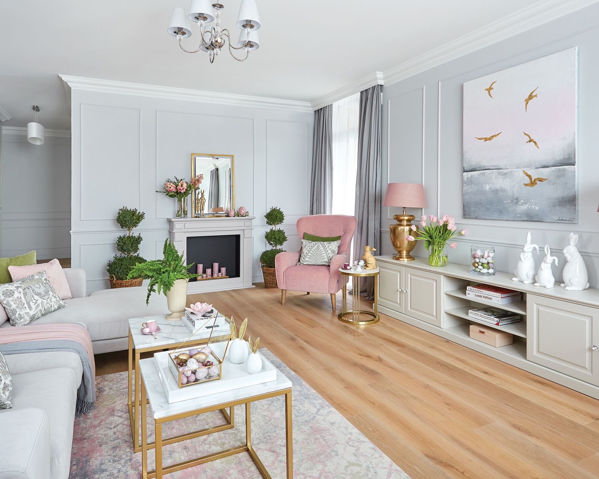 mieszkanie w szarościach i różu