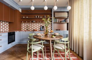 kolorowe mieszkanie urządzone z fantazją