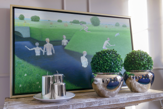 Nadmorski glamour – małe mieszkanie w stylach nowojorskim i hamptons