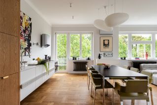 przedwojenna elegancja i współczesny design w mieszkaniu na Mokotowie