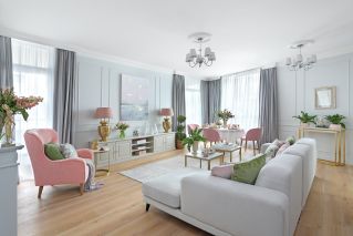 szary i różowy w salonie