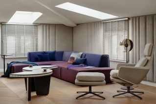 domowe biuro na poddaszu