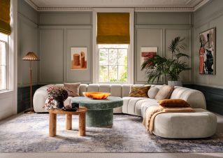 Duży dywan pod dużym narożnikiem