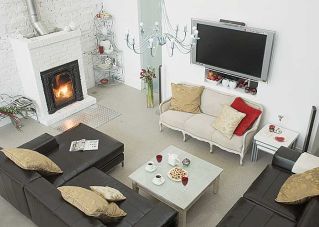 W salonie nie mogło zabraknąć dużego telewizora.