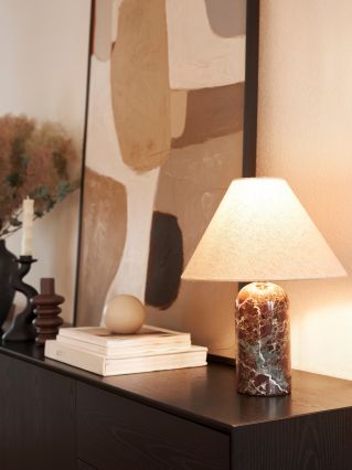 lampa na marmurowej podstawie