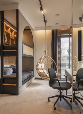 łóżko piętrowe w nowoczesnym pokoju dziecięcym