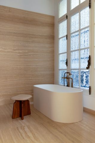 łazienka w luksusowym apartamencie w Paryżu