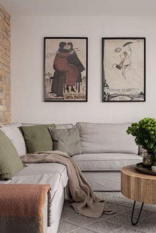 przytulny salon w domu architektki wnętrz Mai Różańskiej