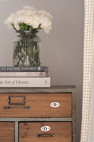 stare i nowe meble w artystycznym domu architektki wnętrz Mai Różańskiej