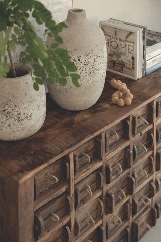 aranżacje wnętrz ze starymi meblami