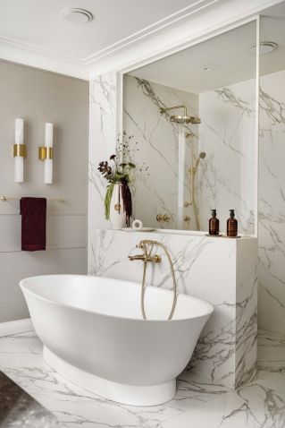 biała łazienka styl art deco