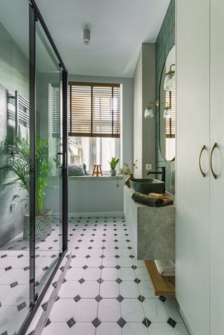 zielona łazienka w mieszkaniu 50 m2