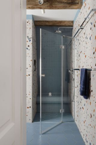 łazienka niebieska z lastryko