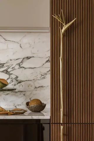 kuchnia ciemne drewno ryflowane