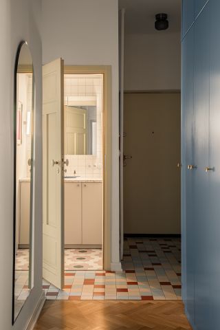 aranżacja mieszkania w modernistycznej kamienicy