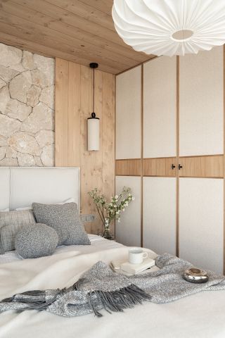 sypialnia w przytulnym górskim stylu