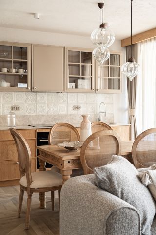 elegancka kuchnia w przytulnym górskim stylu