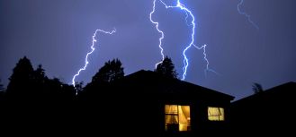 ochrona domu przed żywiołami - co obejmuje polisa ubezpieczeniowa