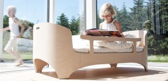 Proste w formie i eleganckie łóżko dla większych dzieci. Producentem jest duńska firma Leander. Do kupienia w SCANDINAVIAN