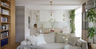 stumetrowe mieszkanie z efektowną biblioteką