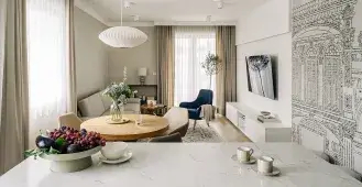 nowoczesny apartament z klasycznymi detalami i odcieniami bieli i granatu