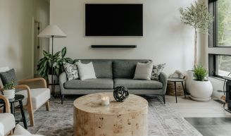 jak dobrać meble do małego salonu