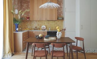 żółte i pomarańczowe akcenty w małym mieszkaniu