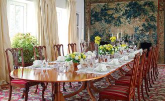 Elegancja jadalnia pomieści wielu gości.