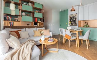 mieszkanie 53 m2 urządzone w zieleni i błękicie