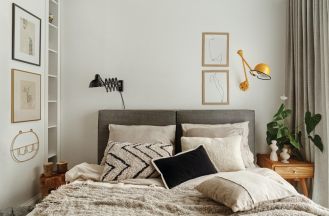 sypialnia styl skandynawski z loftowym