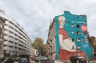 Mural Boskie matki u zbiegu Wroniej i Grzybowskiej w Warszawie