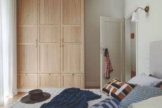 sypialnia w ciepłych kolorach