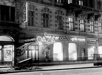 Warszawska restauracja Oaza. Reklamy neonowe