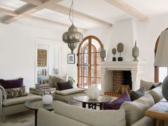 Elegancka mieszanka klasyki, etno, IKEA i mebli zrobionych na zamówienie, a także antyków.